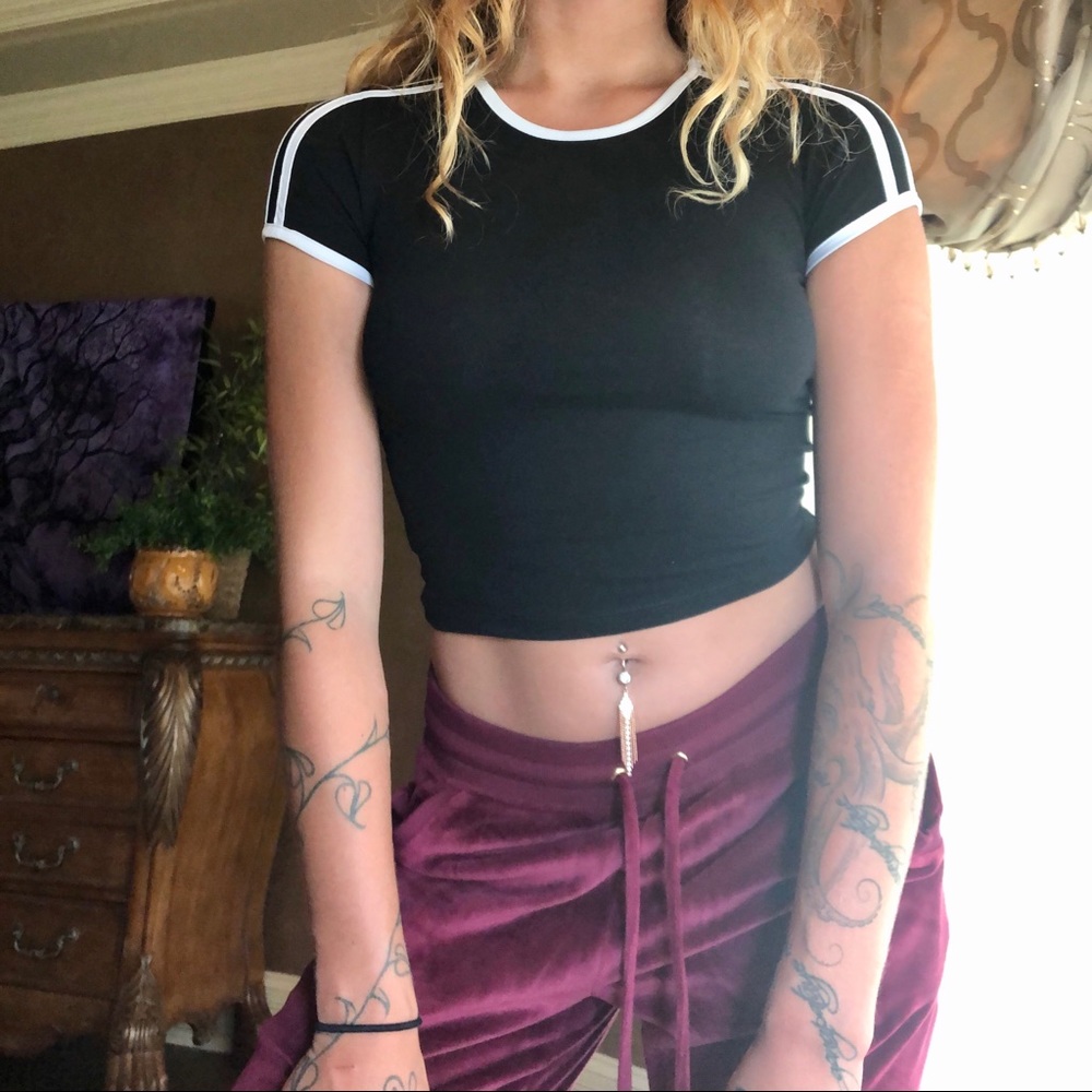 Sexy Athletic Crop Top - Picture 2 of 8